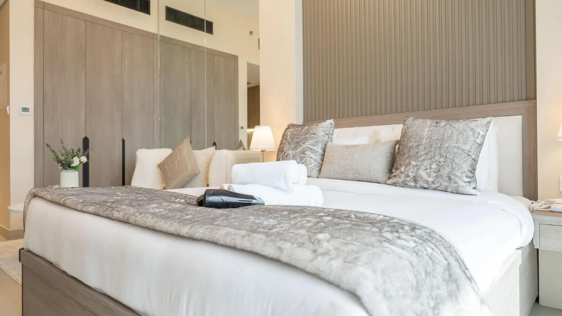 Apartment Heart Captivating Studio In Laya Heights Dubai