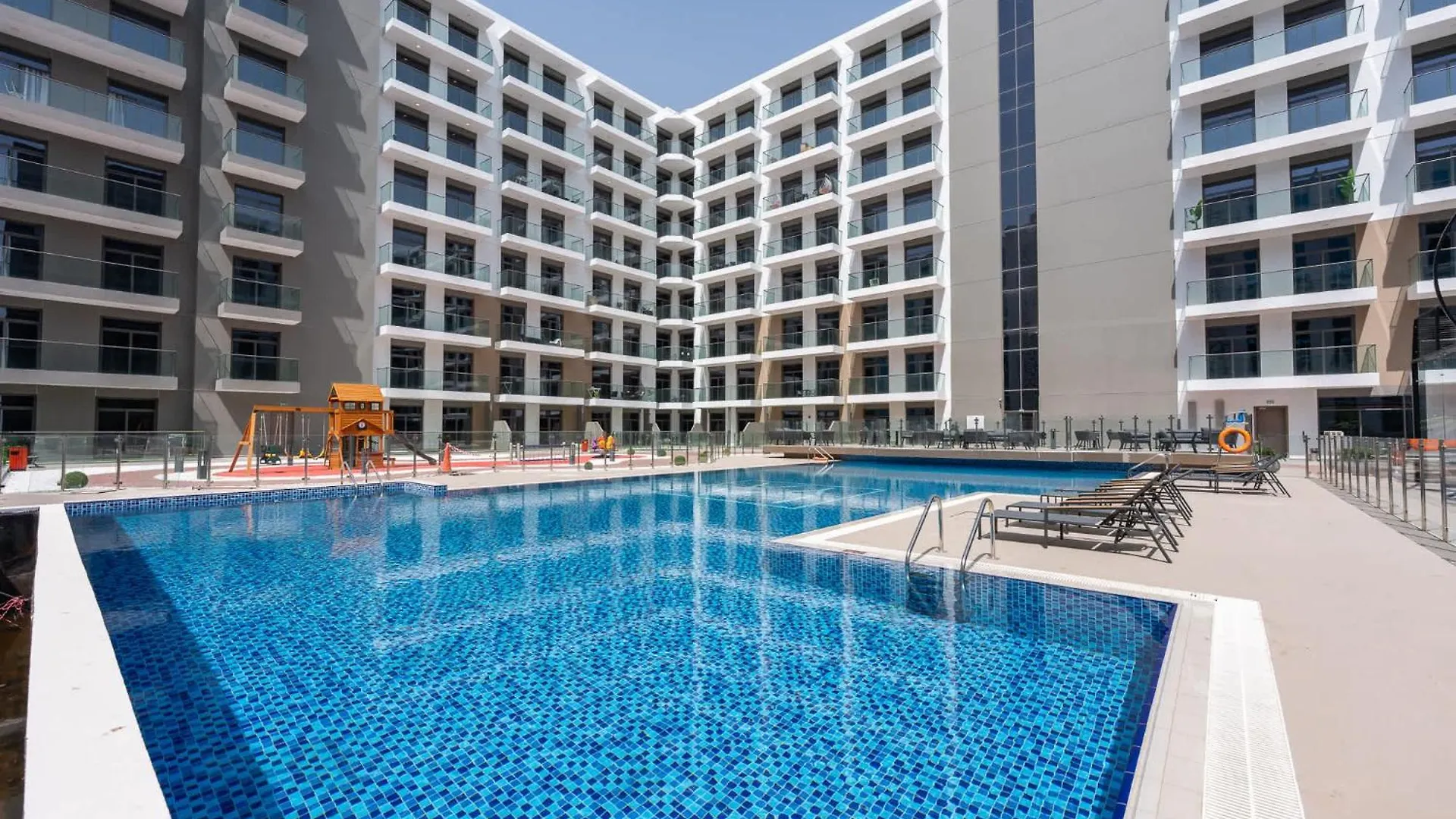 Heart Captivating Studio In Laya Heights Dubai Apartment