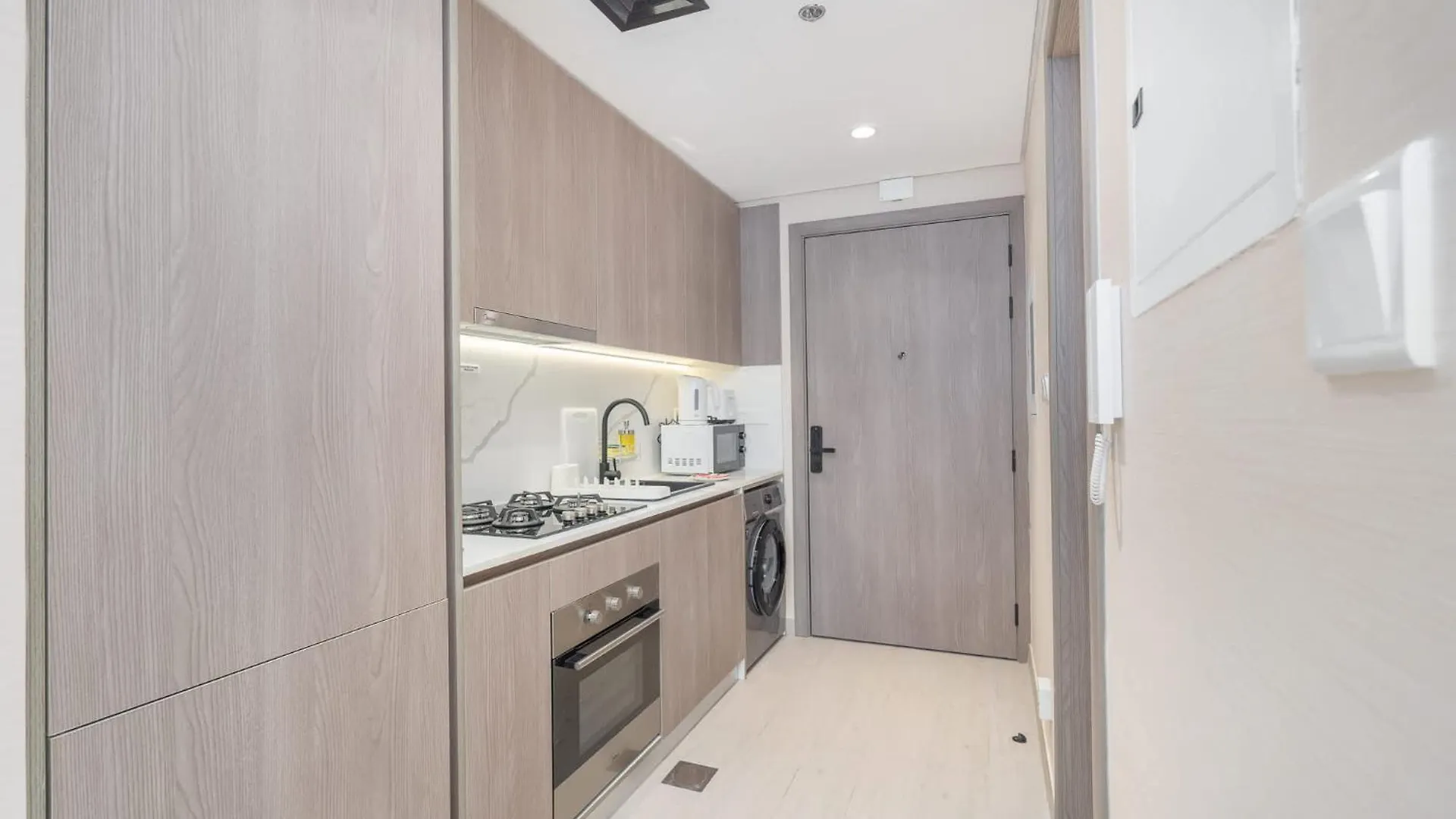Heart Captivating Studio In Laya Heights Dubai