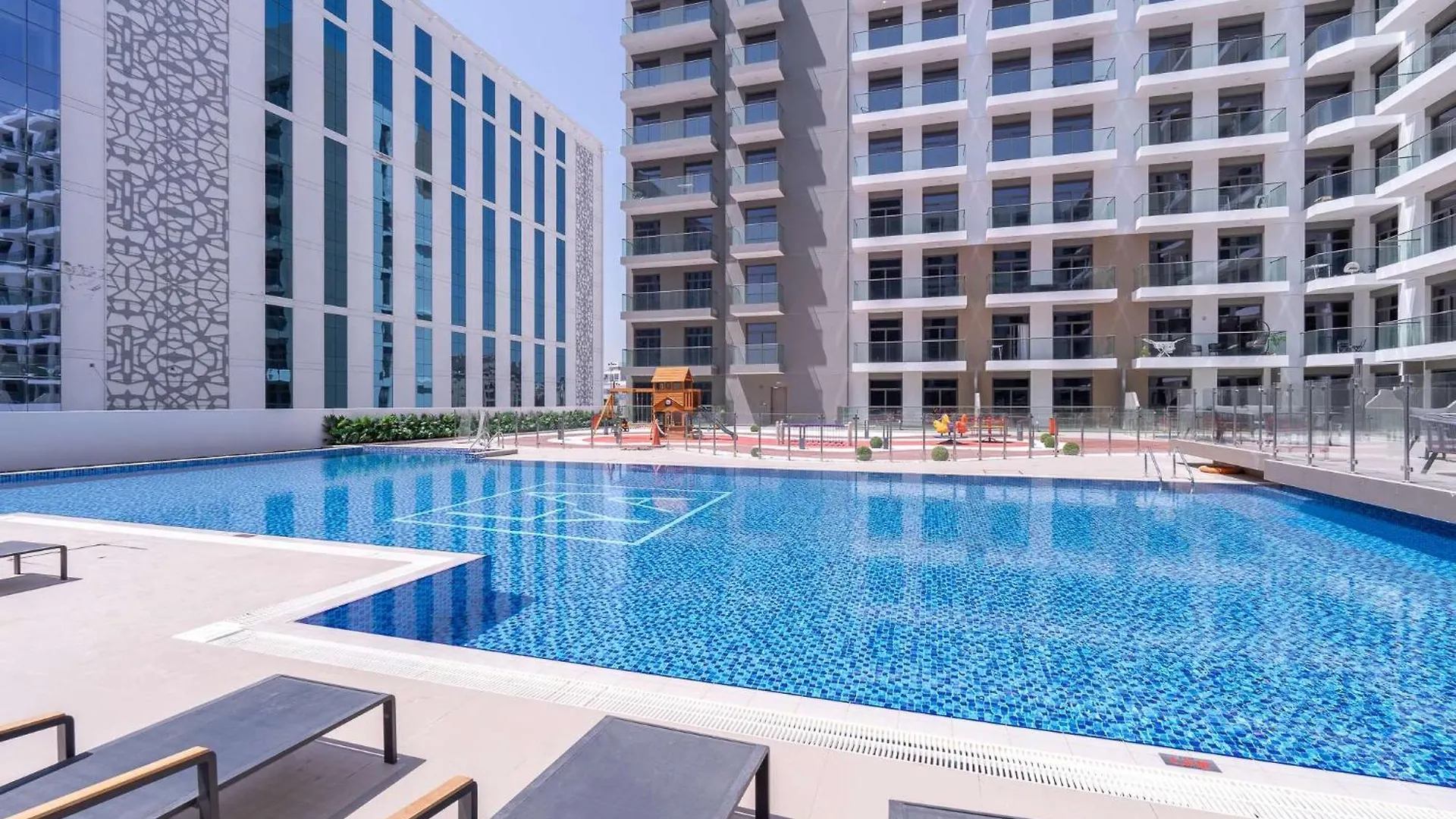 Heart Captivating Studio In Laya Heights Dubai Apartment