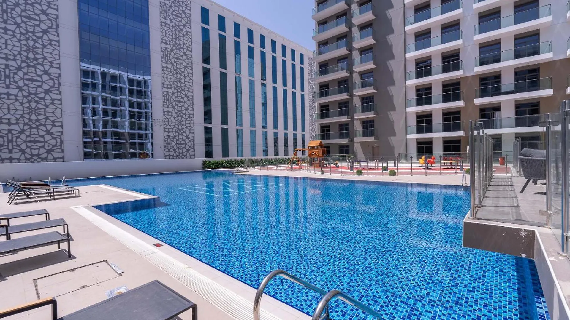 Heart Captivating Studio In Laya Heights Dubai Apartment